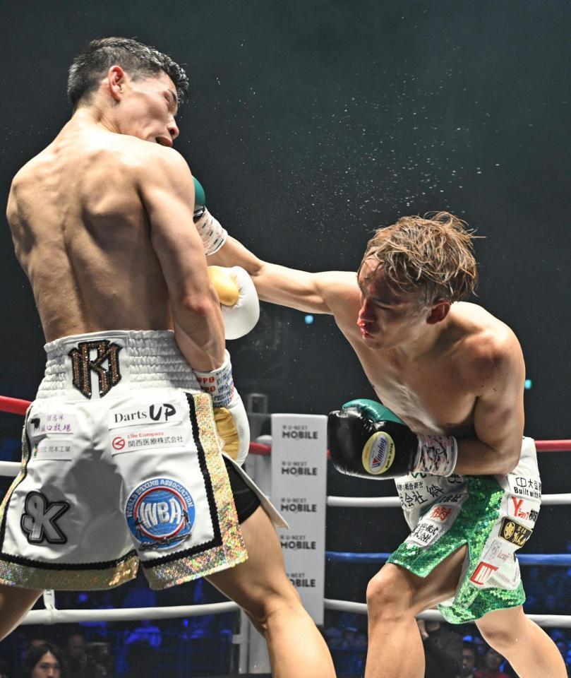 ５回、松本流星㊧を攻める高田勇仁