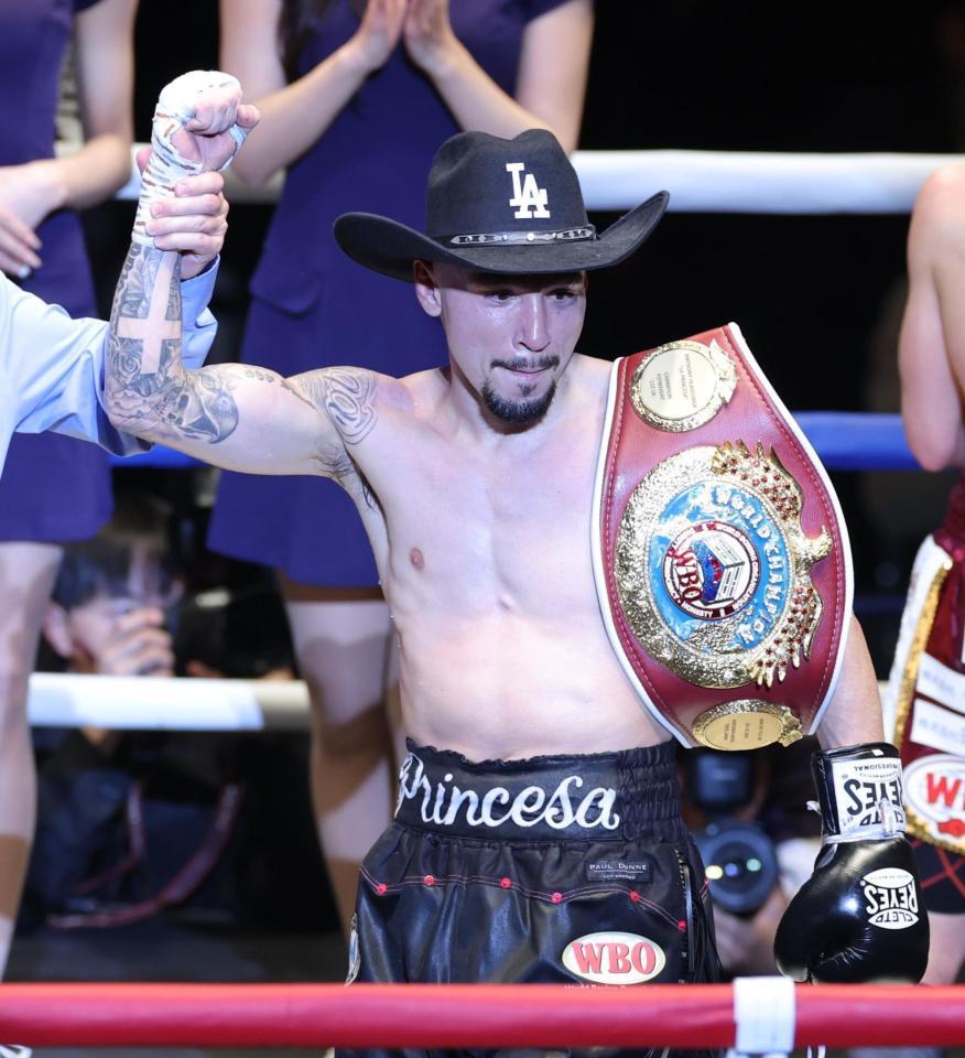 タイトルを防衛したアンソニー・オラスクアガ（撮影・西岡正）