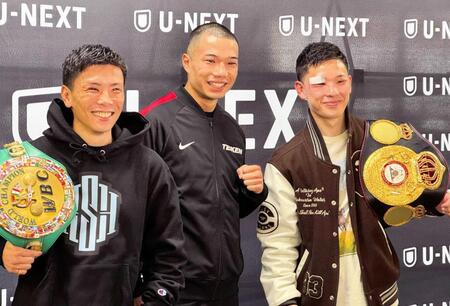 　一夜明け会見に臨んだ（左から）岩田翔吉、増田陸、松本流星