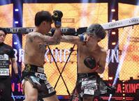 野田蒼（右）と打ち合う龍志＝愛知・Ｉ　Ｇアリーナ（撮影・佐々木彰尚）