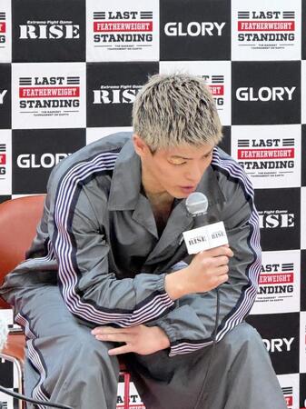 延長負傷判定で敗れ、無念さをにじませる白鳥大珠