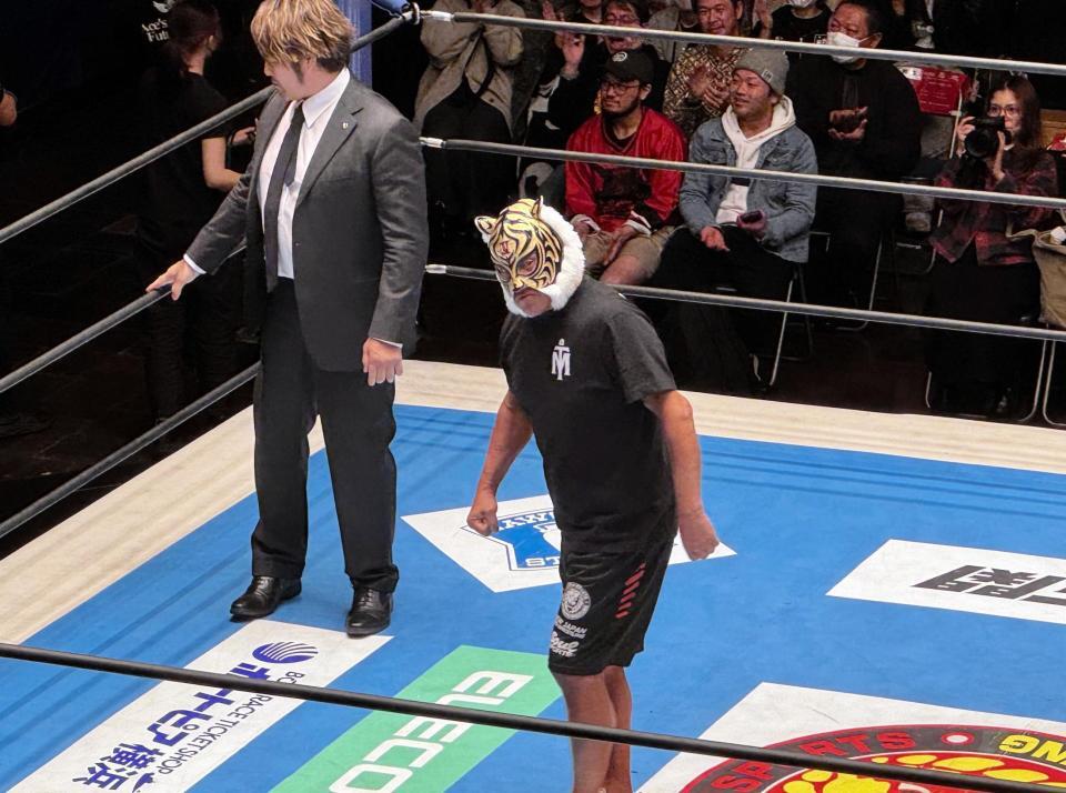 メイン終了後、ＩＷＧＰジュニア王座挑戦を電撃表明したタイガーマスク