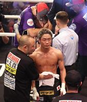 判定負けをした谷口将隆（撮影・佐々木彰尚）