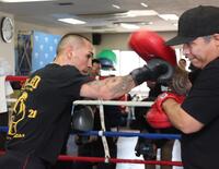 練習を公開したエストラダ（撮影・佐々木彰尚）