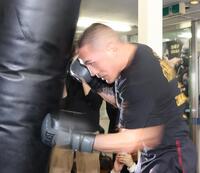 練習を公開したエストラダ（撮影・佐々木彰尚）