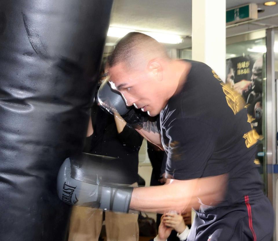 　練習を公開したフアンフランシスコ・エストラダ（撮影・佐々木彰尚）