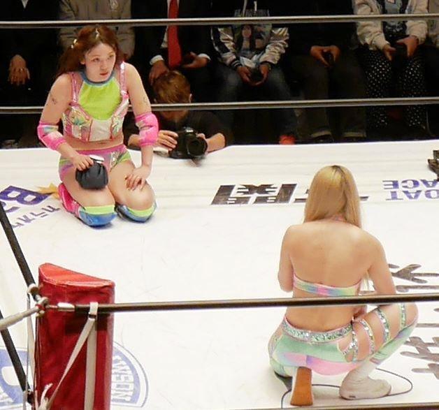 葉月にリング上で公開説教を受けるフワちゃん