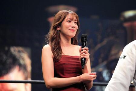 インタビュアーを務めた中川安奈　©ＳＨＯＴＡ　ＳＯＴＯＤＡＴＥ