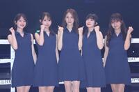 ラウンドガールを務める（左から）あらた唯、あお、ミラクルちり、小玉しのぶ、森脇梨々夏（撮影・佐々木彰尚）