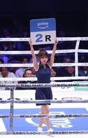 ラウンドガール（撮影・金田祐二）