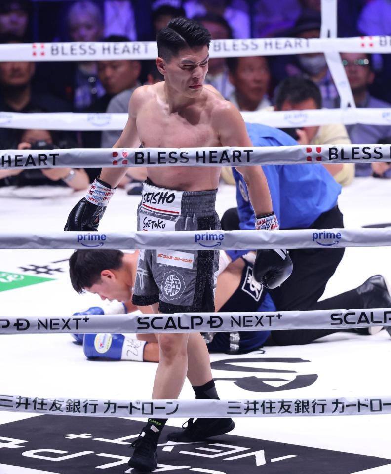 ２回、偶然のバッティングでペドロ・ゲバラが続行不可能となり引き分けの坪井智也（撮影・金田祐二）