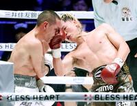 　８回、フアンフランシスコ・エストラダに右アッパーをきめる那須川天心（撮影・金田祐二）