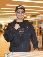 帰国した中谷潤人（撮影・佐々木彰尚）