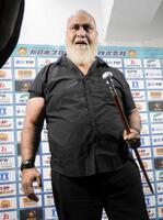 ウルフアロンを挑発するドン・ファレ