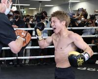 練習を公開した井上尚弥（撮影・金田祐二）