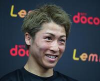 会見で笑顔の井上尚弥（撮影・金田祐二）