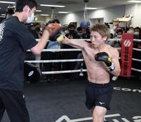 練習を公開した井上尚弥（撮影・金田祐二）