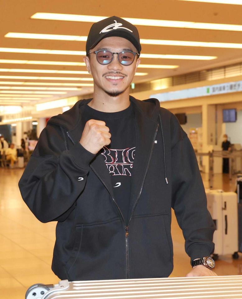 　帰国した中谷潤人（撮影・佐々木彰尚）