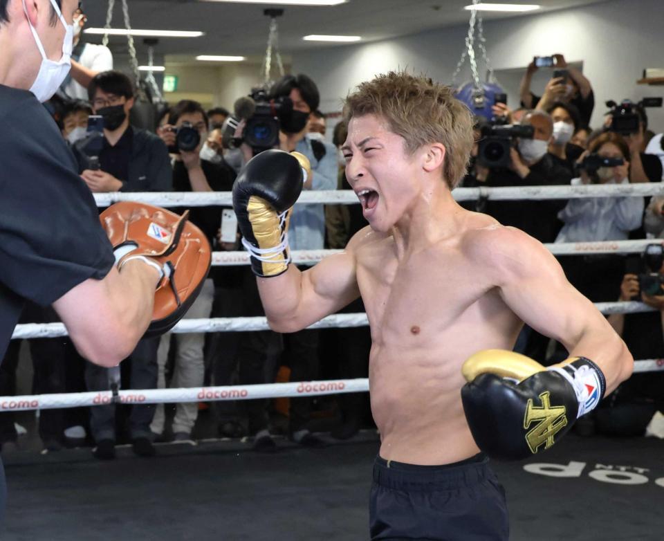 練習を公開した井上尚弥（撮影・金田祐二）　