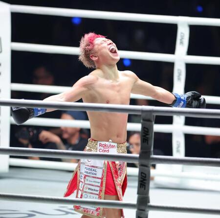 ロッタン・ジットムアンノンにＫＯ勝利し喜ぶ武尊（撮影・吉澤敬太）
