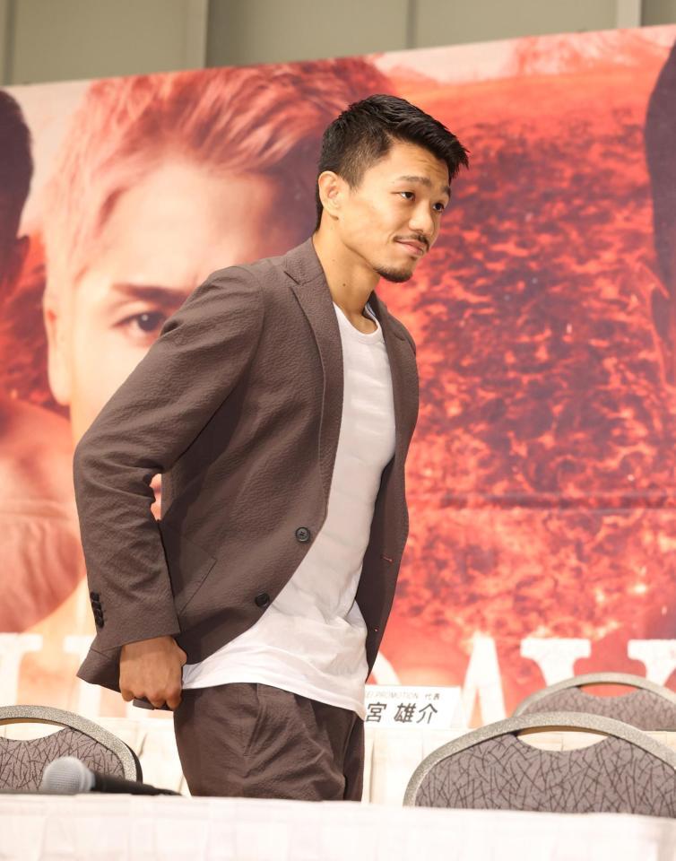 降壇する中谷潤人（撮影・石井剣太郎）