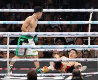 ３回、２回目のダウンをした井岡一翔（撮影・佐々木彰尚）