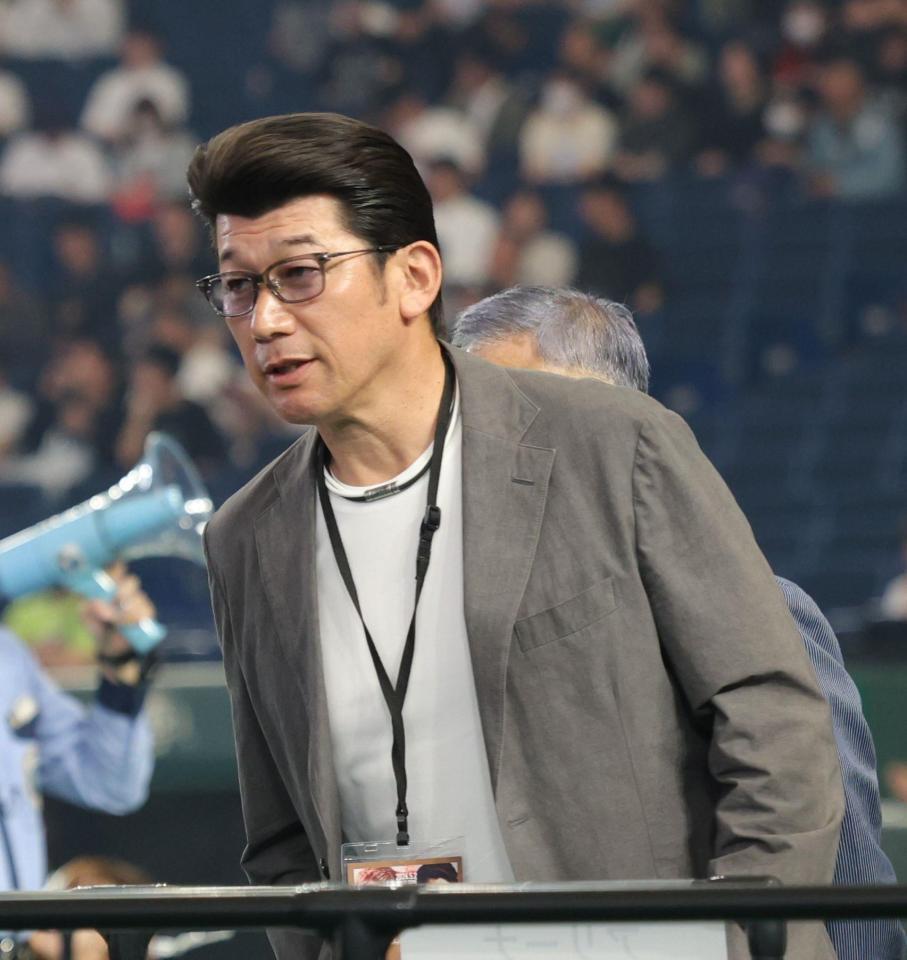 観戦に訪れた三浦大輔氏（撮影・西岡正）