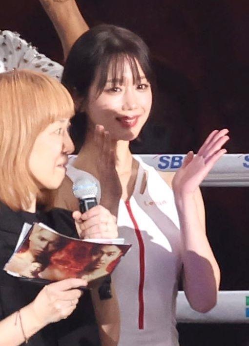 井上尚弥対中谷潤の試合のラウンドガールを務めた、あらた唯