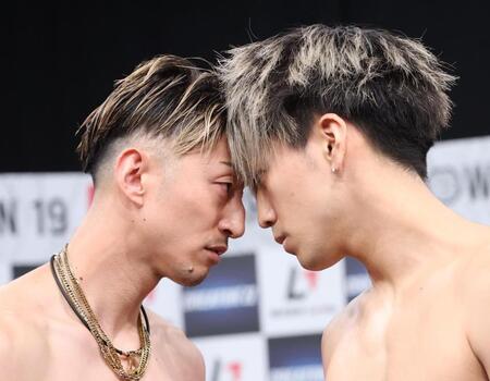 気合が入る野田蒼とＫＩＮＧカズ（左） ＝撮影・金田祐二