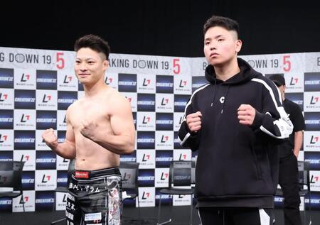 ポーズをきめる鷹将と久保達也（左）＝撮影・金田祐二