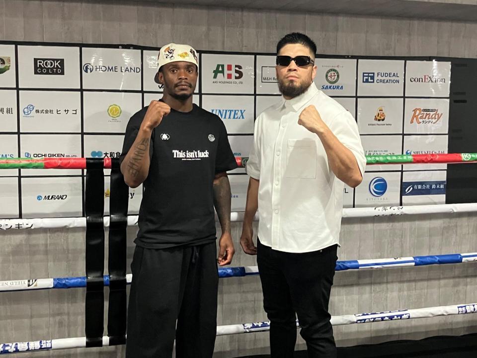 試合に向けて意気込んだジョン・マサンバ（左）と但馬ミツロ