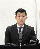 予定通り６・６世界戦を開催することを発表した亀田興毅氏