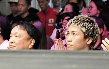 　藤木勇我のプロデビュー戦に熱視線を送る井上尚弥