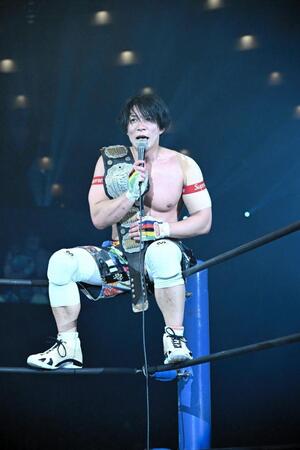 ＩＷＧＰジュニア王座を初奪取し、第１００代王者に輝いたＹＯＨ（新日本プロレス提供）