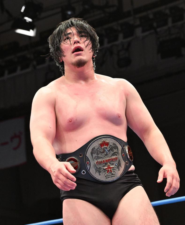 ベルトを奪取した田村男児