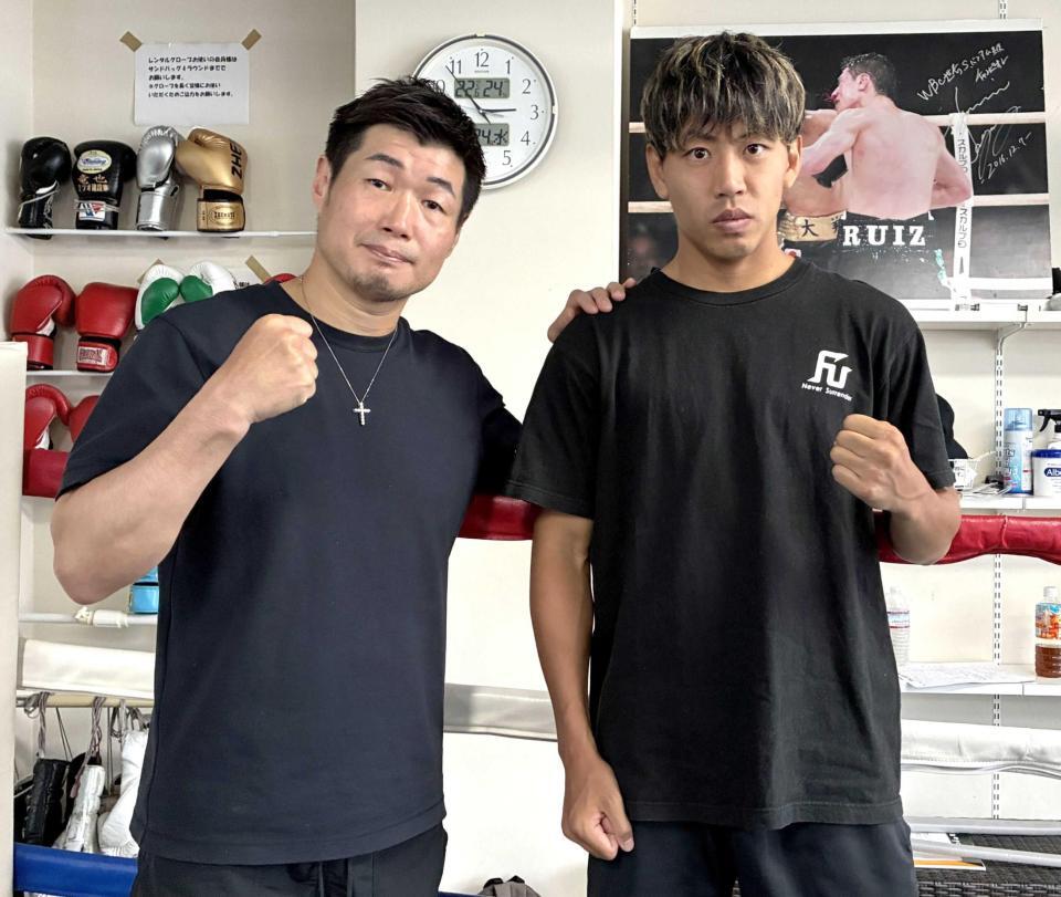 　試合への意気込みを語った長谷川穂積会長（左）と村田昴