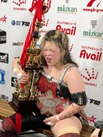 林下詩美を撃破し、ワールド王座を初防衛した鈴季すず