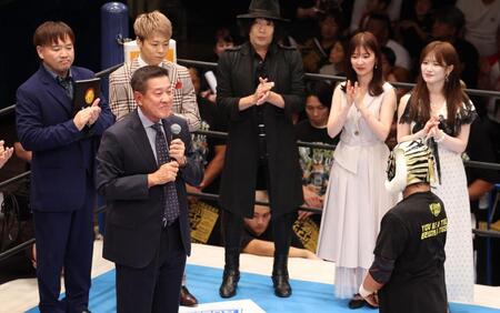 ゲスト代表で挨拶をする原辰徳氏