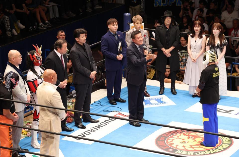 ゲスト代表で挨拶をする原辰徳氏