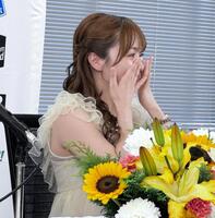 来年１月３日での引退を発表し、涙するなつぽい