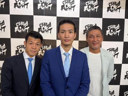 会見に臨んだ亀田興毅ファウンダー（左）と丸元大五郎、丸元大成会長（３１５０ＦＩＧＨＴ提供）