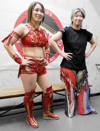 タッグ解散の危機を脱したＳａｒｅｅｅ（左）と彩羽匠