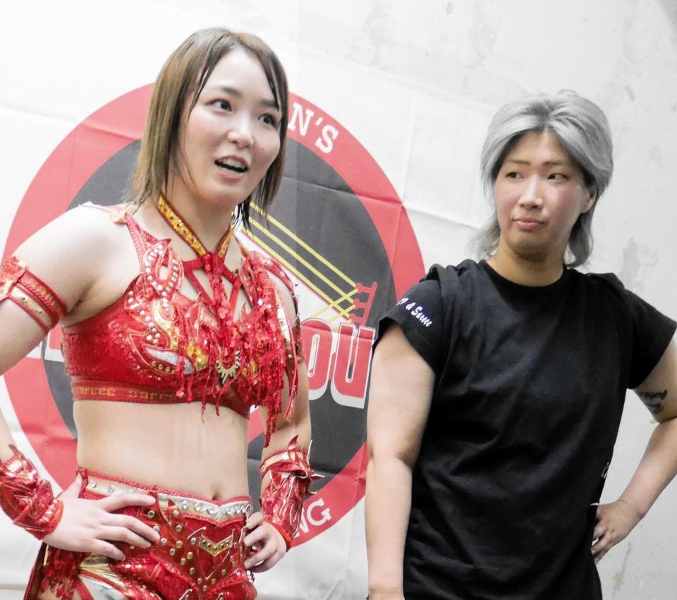 タッグ解散の危機を脱したＳａｒｅｅｅ（左）と彩羽匠