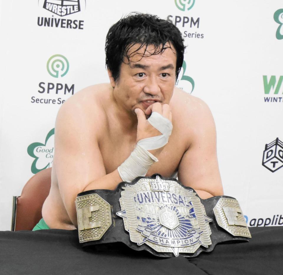 試合後の会見で思いを語る田口隆祐