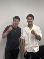 ラジオ収録を行った長谷川穂積氏（左）と中谷潤人