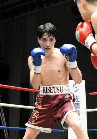 プロボクサーとしてデビュー戦に臨んだ藤原季節