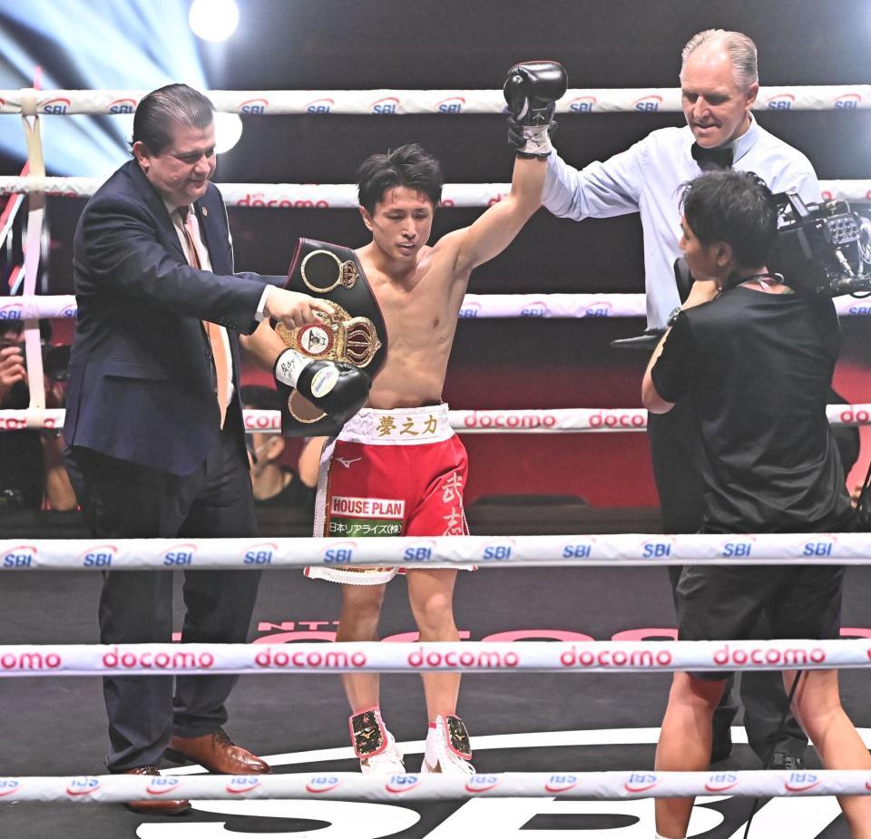 １回ＫＯでウィルフレド・メンデスを破り世界王座に輝いた石井武志（撮影・開出牧）