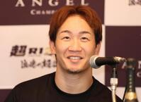 笑顔を見せる朝倉未来（撮影・中田匡峻）