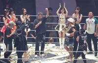 ラジャブアリ・シェイドゥラエフ（右）に大晦日での対戦を要求した秋元強真（撮影・中田匡峻）