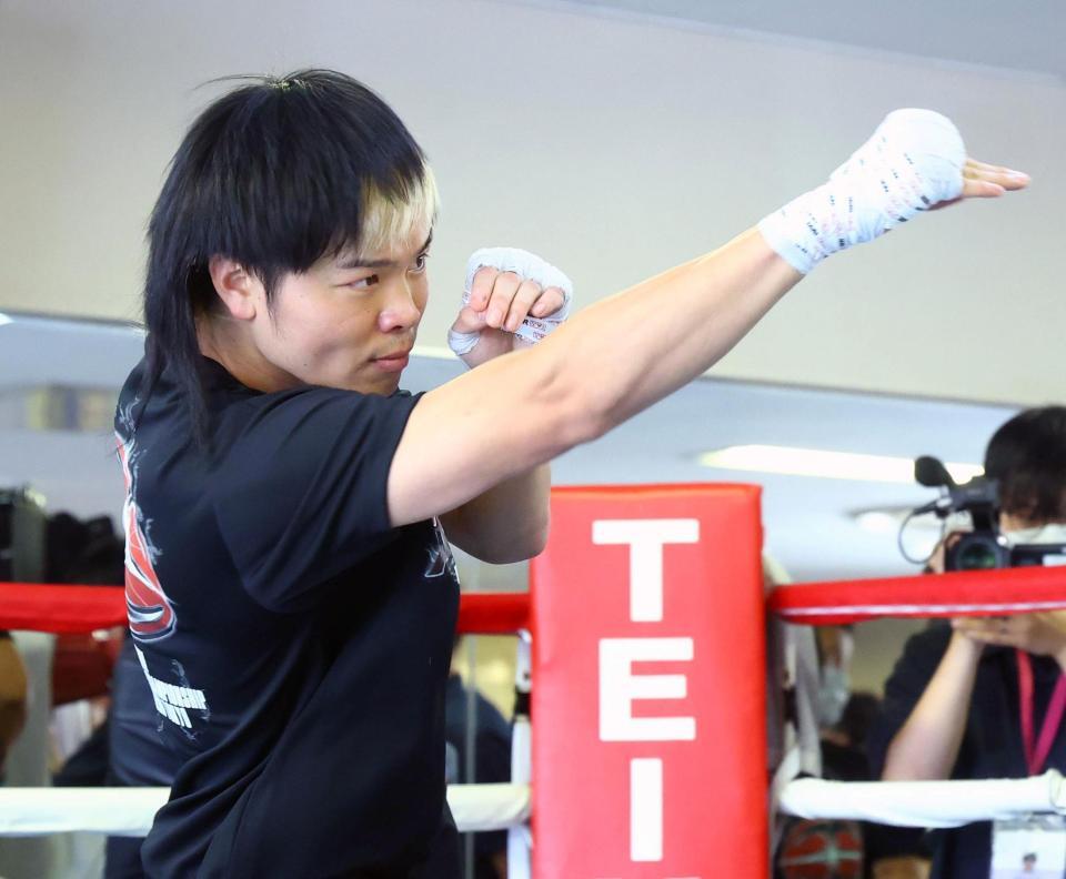 練習を公開した那須川天心（撮影・石井剣太郎）